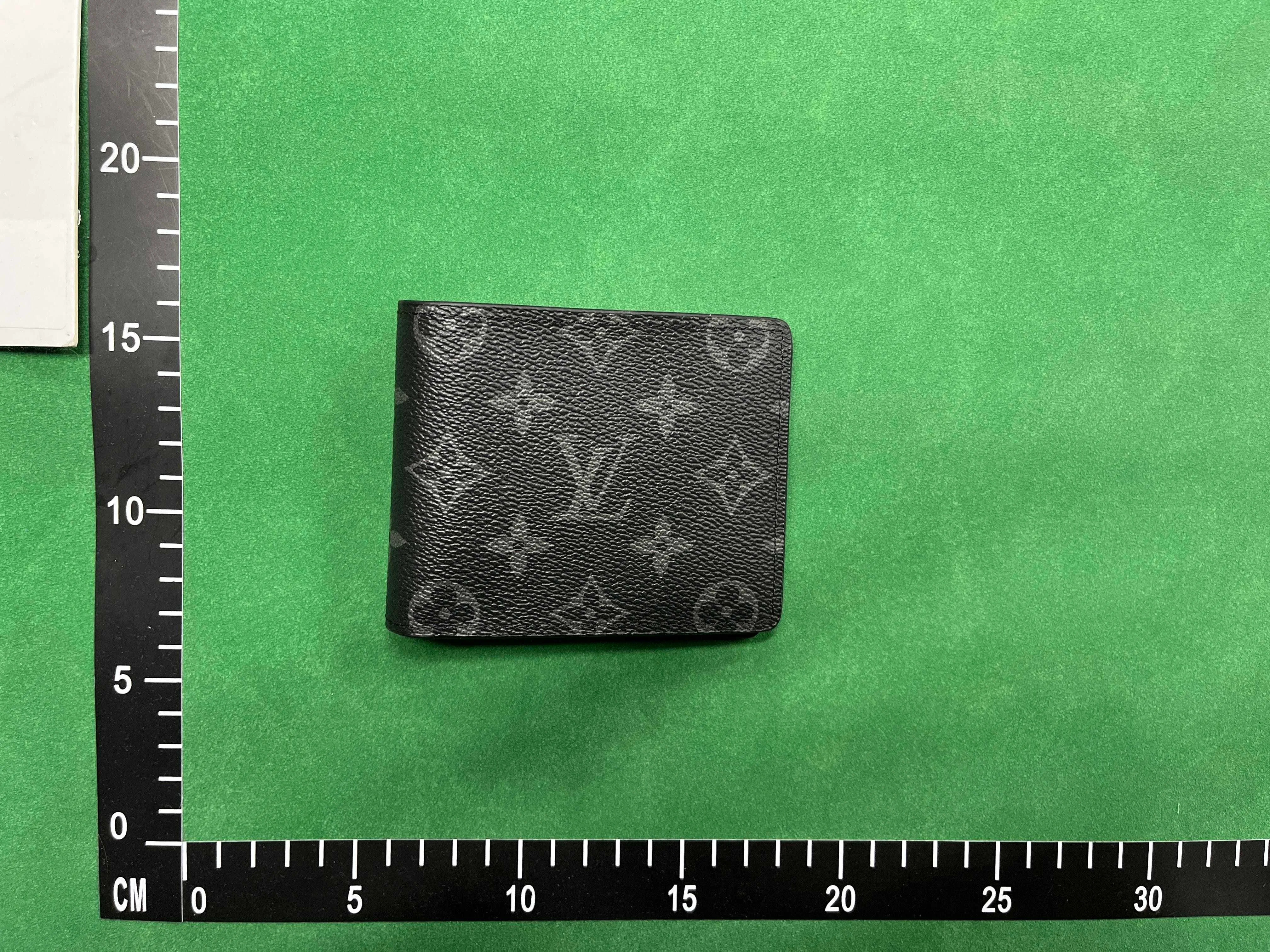Lv wallet thumbnail 5